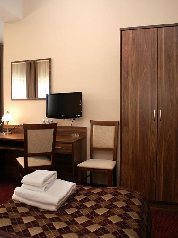 Hotel Belfort Lomza Phòng bức ảnh